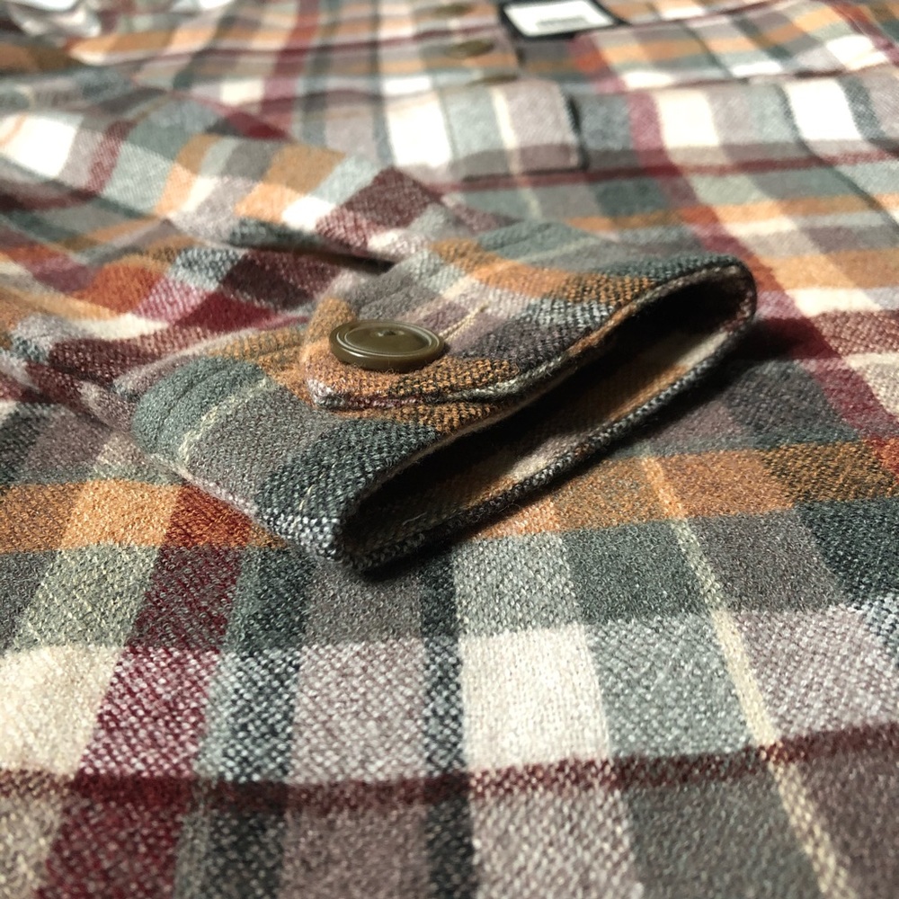 Wmn’s Filson Wool Shirt - Picture 3 of 7